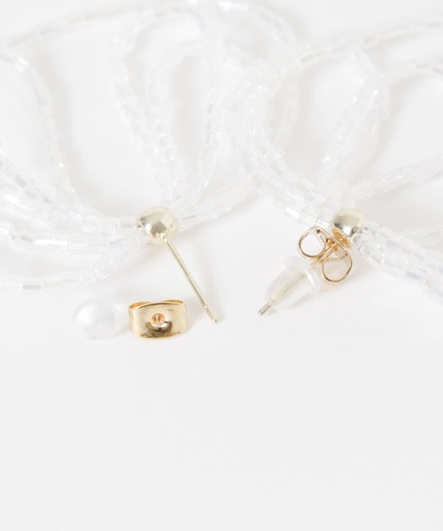 SMELLY（スメリー）の「ビーズボリュームリボンピアス（ピアス（両耳用）・レディース・クリア・-）」の5枚目の写真