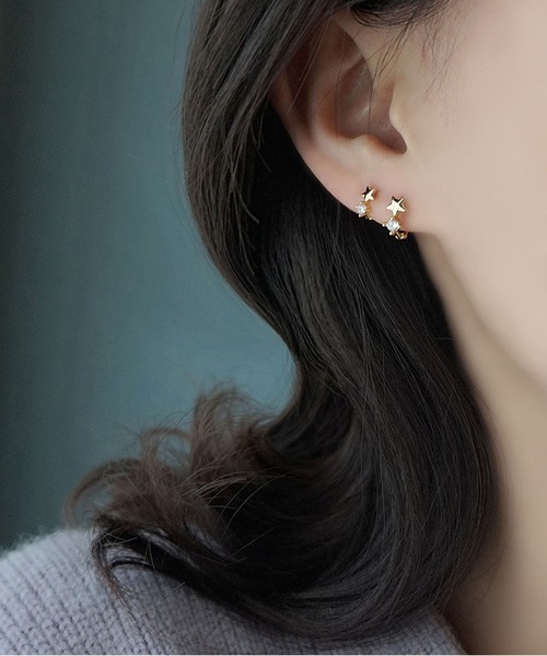 LA VORAGINE(ラ ヴォラジネ)の「アレルギー対応ミニピアス(ピアス(両耳用)・レディース・シルバー/ゴールド・M/L)」の1枚目の写真