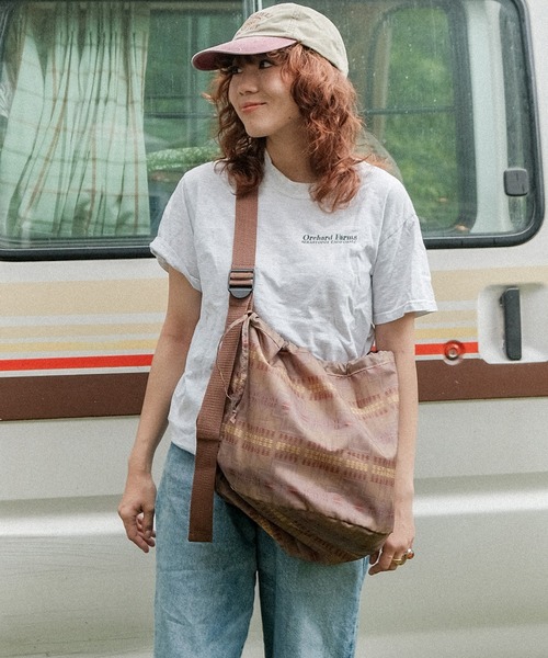 PENDLETON(ペンドルトン)の「PENDLETON ペンドルトン HARDING CAMPERS CIRCLE UTILITY BAG Design produced by YURIE ハーディング キャンパーズ サークル ユーティリティ バッグ(ショルダーバッグ・レディース・ブラウン/ラベンダー/カーキ・FREE)」の6枚目の写真