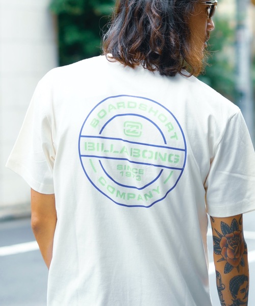 BILLABONG(ビラボン)の「BILLABONG メンズ BRACKET WAVE Tシャツ 【2024年春夏モデル】/ビラボン半袖Tシャツ(Tシャツ/カットソー・メンズ・ホワイト/クリーム/ブラック・MEDIUM/LARGE/X-LARGE)」の1枚目の写真