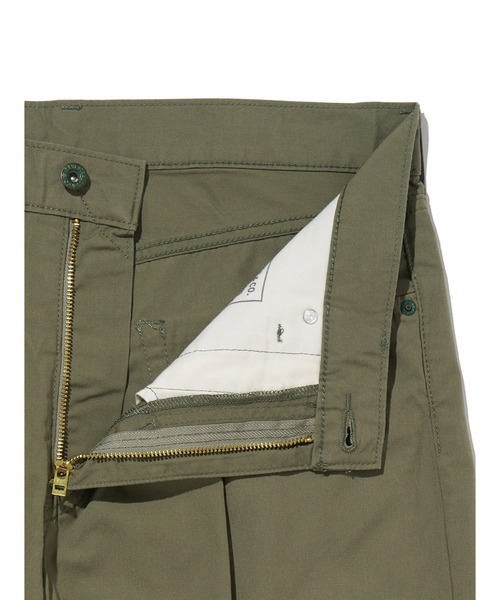 Levi's(リーバイス)の「Levi's/リーバイス 568(TM) STAY LOOSE PLEATED CROP グリーン SMOKEY OLIVE(チノパンツ・メンズ・マルチ・28inch/29inch/30inch/31inch/32inch/33inch/34inch/36inch)」の11枚目の写真