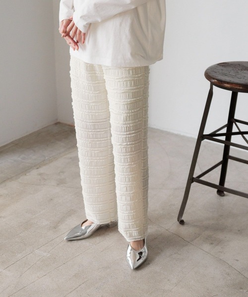 LOWRYS FARM（ローリーズファーム）の「カットフリルパンツ　110365（その他パンツ・レディース・ブラック/ベージュ/アイボリー・FREE）」の2枚目の写真