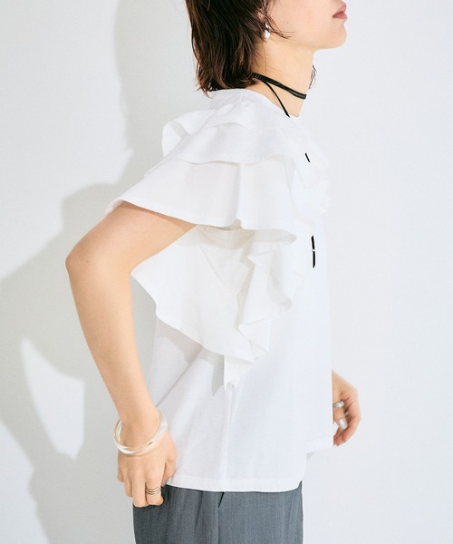 ELLEgirl（エルガール）の「ボリュームラッフルスリーブTシャツ【ELLEgirl/エル ガール】（Tシャツ/カットソー・レディース・ピンク/ブラック/ホワイト・FREE）」の2枚目の写真