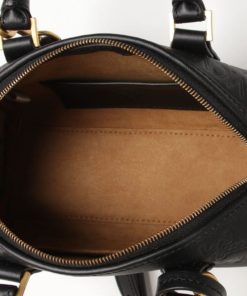 MCM（エムシーエム）の「ELLA ボストンバッグ - マキシ モノグラム レザー（ボストンバッグ・メンズ・ブラック・mini）」の7枚目の写真