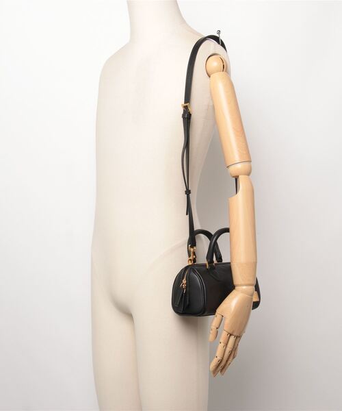 MCM（エムシーエム）の「ELLA ボストンバッグ - マキシ モノグラム レザー（ボストンバッグ・メンズ・ブラック・mini）」の8枚目の写真