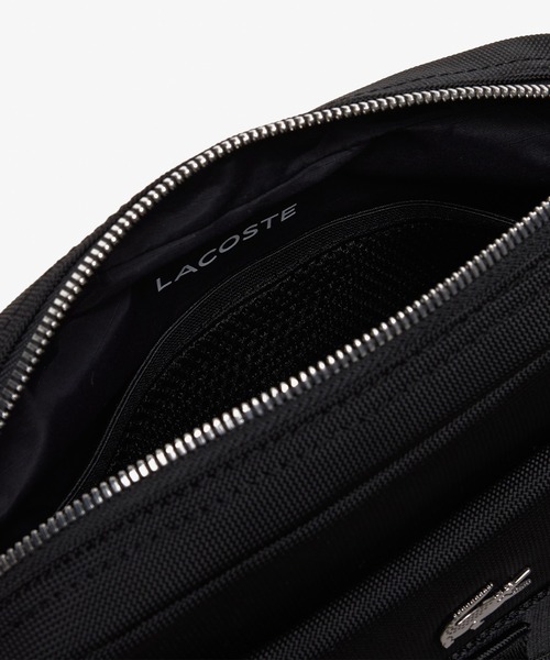 LACOSTE（ラコステ）の「コメ フラットポケットショルダーバッグ（ショルダーバッグ・メンズ・ブラック・FREE）」の4枚目の写真