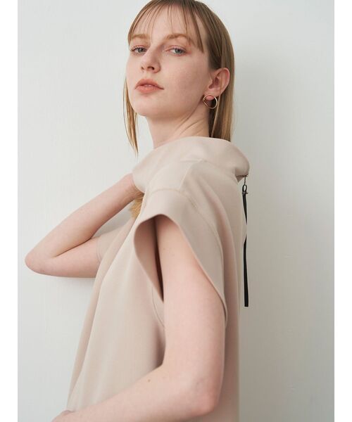 ELENDEEK(エレンディーク)の「オフネックカットソー(Tシャツ/カットソー・レディース・オフホワイト/ブラック/ベージュ・FREE)」の15枚目の写真