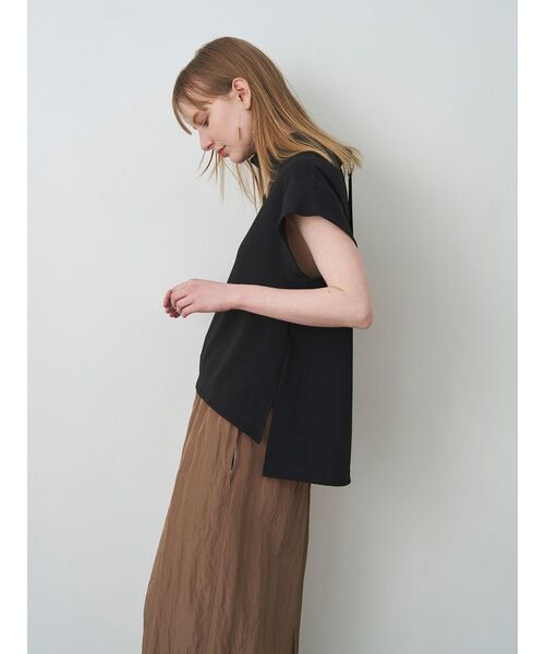 ELENDEEK(エレンディーク)の「オフネックカットソー(Tシャツ/カットソー・レディース・オフホワイト/ブラック/ベージュ・FREE)」の22枚目の写真