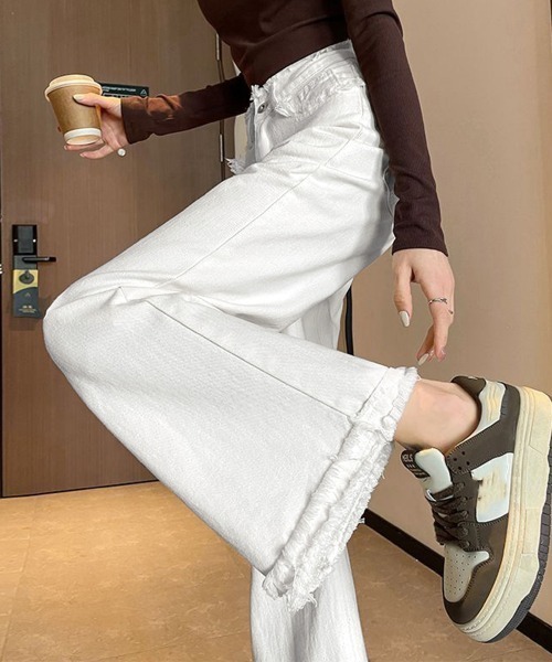 Miniministore（ミニミニストア）の「フリンジ デニムパンツ ハイウエスト美脚（デニムパンツ・レディース・ブラック/サックスブルー/ホワイト/ダークブルー・S/M/L/XL）」の2枚目の写真