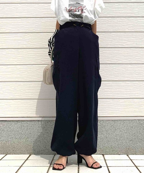 Q（キュー）の「カーゴワイドパンツ（カーゴパンツ・レディース・カーキ/ネイビー・MEDIUM）」の3枚目の写真