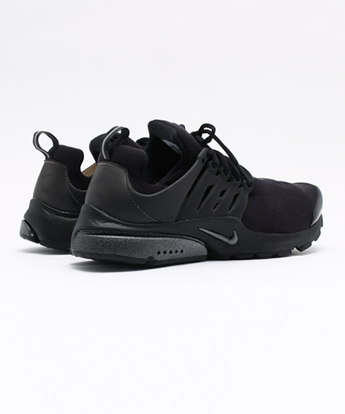 NIKE SPORTSWEAR(ナイキスポーツウェアー)の「ユニセックス ナイキ エアプレスト テックパック NIKE AIR PRESTO TP QS 812307-001(スニーカー・メンズ・ブラック・XXX-SMALL/X-SMALL/SMALL)」の4枚目の写真