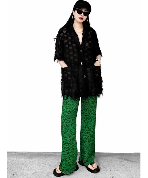 LVEU.（ラブユ.）の「【LVEU.】フラットトングサンダル(Ai select) / シューズ 靴 サンダル トング 厚底 スクエアトゥ カジュアル 合成皮革 合皮 ブラック シルバー（サンダル・レディース・ブラック/シルバー・L/M/S）」の5枚目の写真