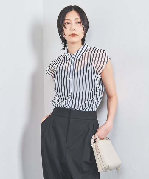 UNITED ARROWS(ユナイテッドアローズ)の「オーガンジー プリント ノースリーブ シャツ(シャツ/ブラウス・レディース・ホワイト/ネイビー/ブラック・FREE)」の3枚目の写真