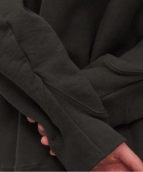 ATON（エイトン）の「ATON (エイトン)NATURAL DYE URAKE | OVERSIZED SWEAT SHIRT（スウェット・メンズ・ベージュ/その他1/グレー/ブルー/チャコールグレー・2/4/6）」の18枚目の写真