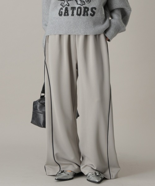 FOREVER 21（フォーエバー トゥエンティーワン）の「【2024FW】ラインワイドジャージパンツ（その他パンツ・レディース・ブラック/グレー/ネイビー/レッド・SMALL/MEDIUM）」の2枚目の写真