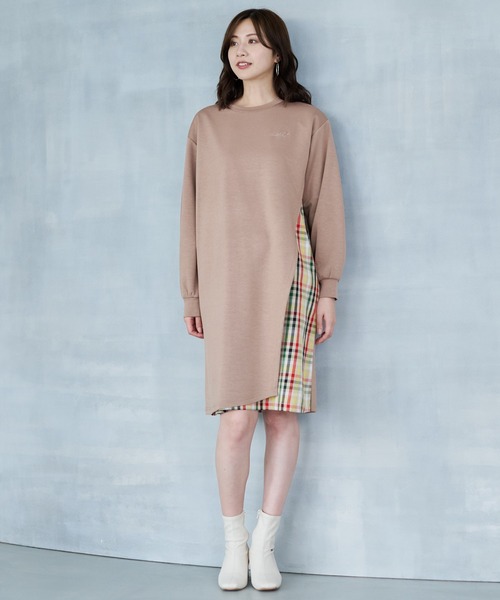 Arnold Palmer(アーノルドパーマー)の「パーマーチェック ドッキング スリット ワンピース(ワンピース・レディース・ベージュ/ネイビー/アイボリー・S/M/L)」の9枚目の写真