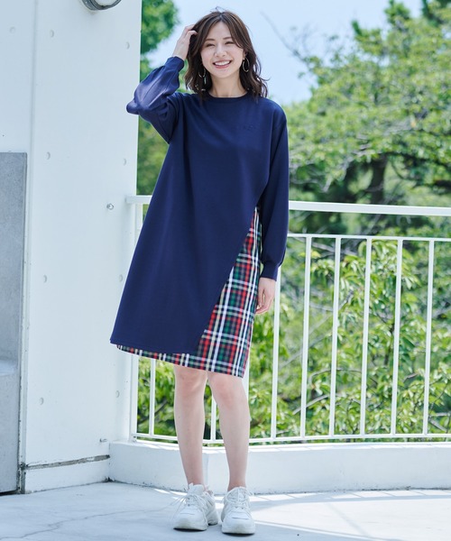 Arnold Palmer(アーノルドパーマー)の「パーマーチェック ドッキング スリット ワンピース(ワンピース・レディース・ベージュ/ネイビー/アイボリー・S/M/L)」の7枚目の写真