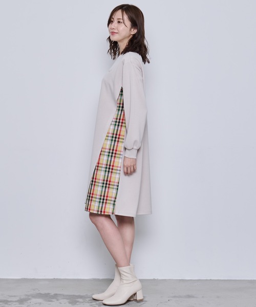 Arnold Palmer(アーノルドパーマー)の「パーマーチェック ドッキング スリット ワンピース(ワンピース・レディース・ベージュ/ネイビー/アイボリー・S/M/L)」の15枚目の写真