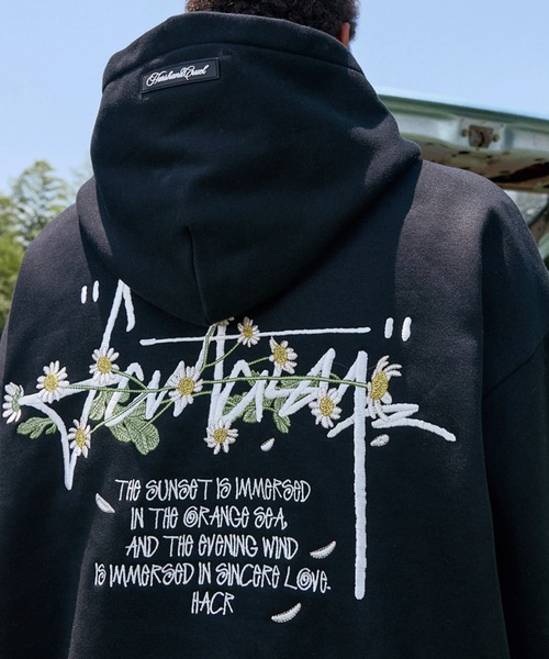 HARSH AND CRUEL（ハーシュアンドクルーエル）の「花柄刺繍プル