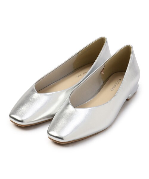 OPAQUE.CLIP（オペークドットクリップ）の「【抗菌防臭加工】スクエアトゥ合皮Vフラットシューズ（パンプス・レディース・シルバー/ブラック・01/02/03）」の4枚目の写真