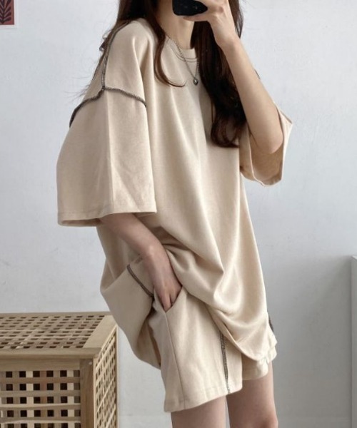 AMELY(エミリー)の「配色スウェットハーフパンツセットアップ(セットアップ・レディース・ブラック/ベージュ/グレー・フリー)」の4枚目の写真