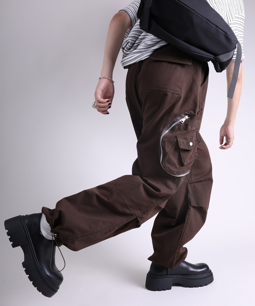 GENXDER(ノンジェンダー)の「【GENXDER】ポケットカーゴパンツ(カーゴパンツ・メンズ・ブラック/チョコ・MEDIUM/LARGE/X-LARGE/XX-LARGE)」の1枚目の写真