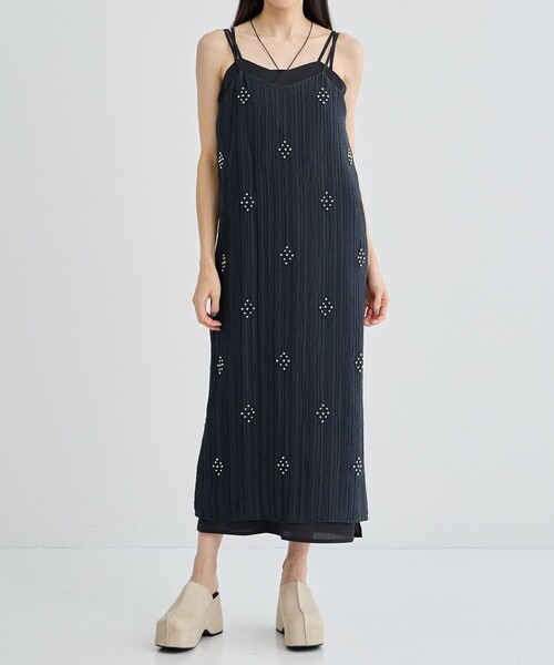 STUDIOUS(ステュディオス)の「【IHNN/イン】STUDS LAYERD DRESS(ドレス・レディース・ブラック・36/38)」の2枚目の写真