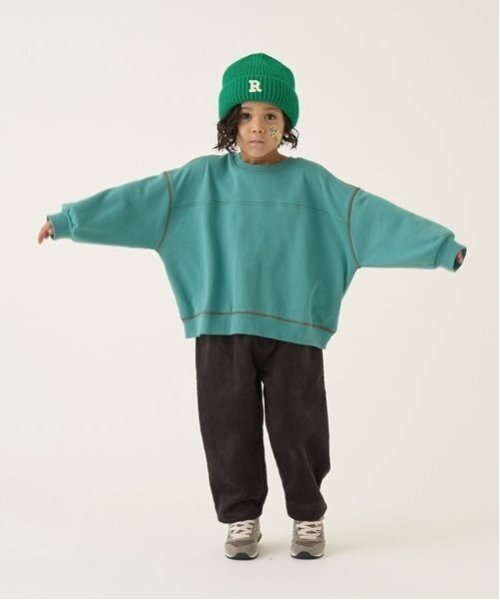 b・ROOM（ビールーム）の「【毛玉バイバイ裏起毛裏毛】ビッグシルエット配色ステッチスウェット（スウェット・キッズ・ブルーグレー/モスグリーン/レッド/ブラウン/シルバーグレー/オートミール・100cm/110cm/120cm/130cm/140cm/150cm）」の18枚目の写真