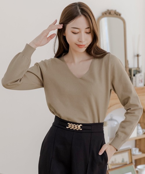 骨格ストレートさんにおすすめ】 骨格別 Vネックニットトップス