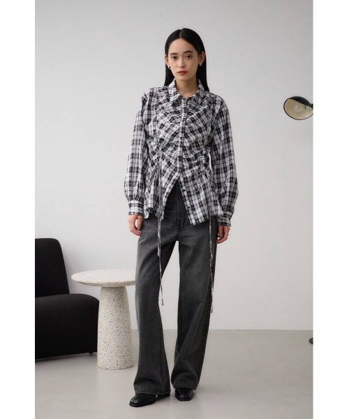 AZUL by moussy(アズールバイマウジー)の「フロントシャーリングシャツ(シャツ/ブラウス・レディース・ブラック系その他/アイボリー/グレー・FREE)」の6枚目の写真