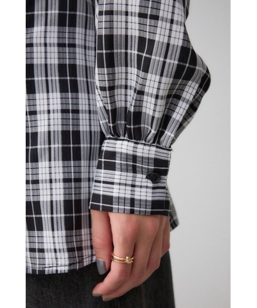 AZUL by moussy(アズールバイマウジー)の「フロントシャーリングシャツ(シャツ/ブラウス・レディース・ブラック系その他/アイボリー/グレー・FREE)」の12枚目の写真