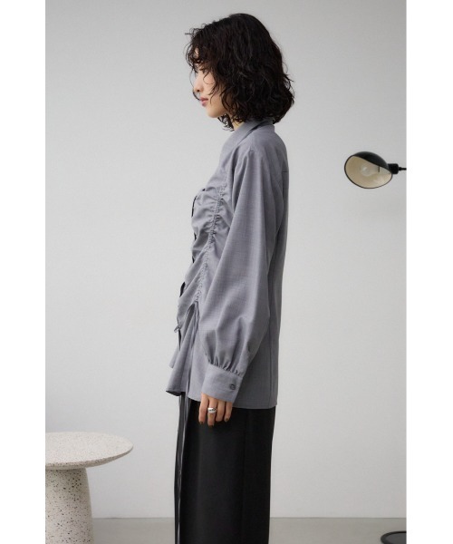 AZUL by moussy(アズールバイマウジー)の「フロントシャーリングシャツ(シャツ/ブラウス・レディース・ブラック系その他/アイボリー/グレー・FREE)」の19枚目の写真