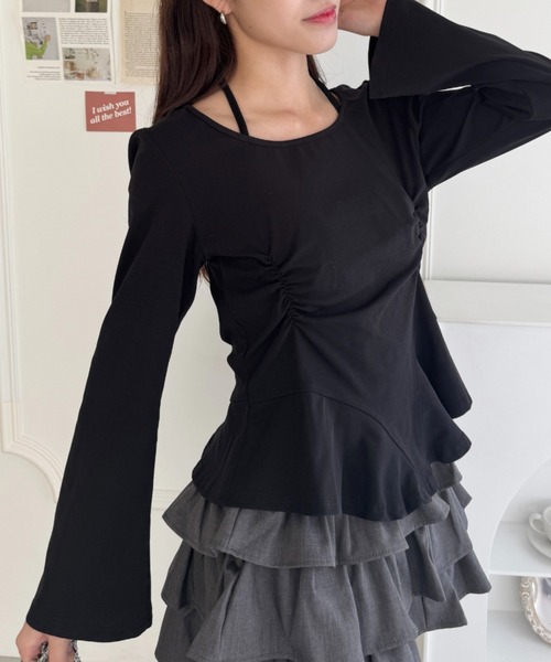 Loueme(ルエム)の「ウエストギャザーホルターネックトップス(Tシャツ/カットソー・レディース・オフホワイト/ブラック/グレー・FREE)」の1枚目の写真