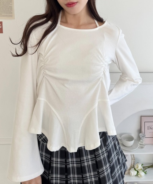 Loueme(ルエム)の「ウエストギャザーホルターネックトップス(Tシャツ/カットソー・レディース・オフホワイト/ブラック/グレー・FREE)」の4枚目の写真