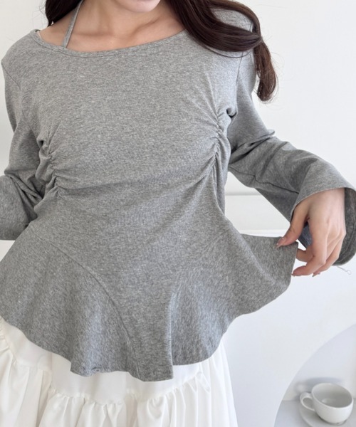 Loueme(ルエム)の「ウエストギャザーホルターネックトップス(Tシャツ/カットソー・レディース・オフホワイト/ブラック/グレー・FREE)」の16枚目の写真