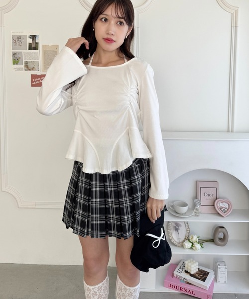 Loueme(ルエム)の「ウエストギャザーホルターネックトップス(Tシャツ/カットソー・レディース・オフホワイト/ブラック/グレー・FREE)」の8枚目の写真