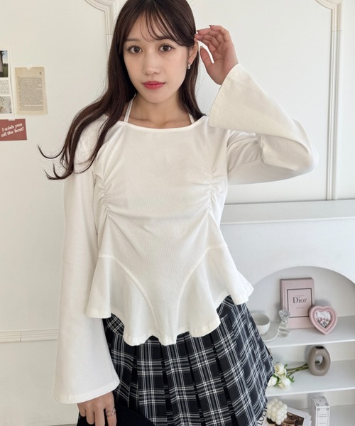 Loueme(ルエム)の「ウエストギャザーホルターネックトップス(Tシャツ/カットソー・レディース・オフホワイト/ブラック/グレー・FREE)」の6枚目の写真