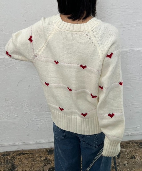 mebole(メボレ)の「ハート柄ショート丈ニット(ニット/セーター・レディース・ネイビー/イエロー/グレー/アイボリー・FREE)」の13枚目の写真