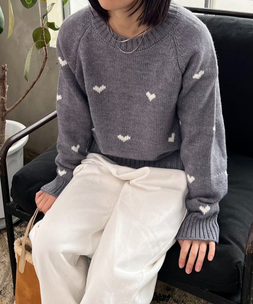 mebole(メボレ)の「ハート柄ショート丈ニット(ニット/セーター・レディース・ネイビー/イエロー/グレー/アイボリー・FREE)」の21枚目の写真