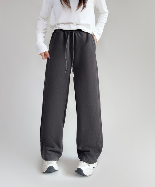aimoha（アイモハ）の「裏起毛ワイドレッグスウェットパンツ (AW)（スウェットパンツ・レディース・ワインレッド/ダークグレー/ネイビー/ブラック/オフホワイト/パープル/オレンジ・FREE）」の19枚目の写真