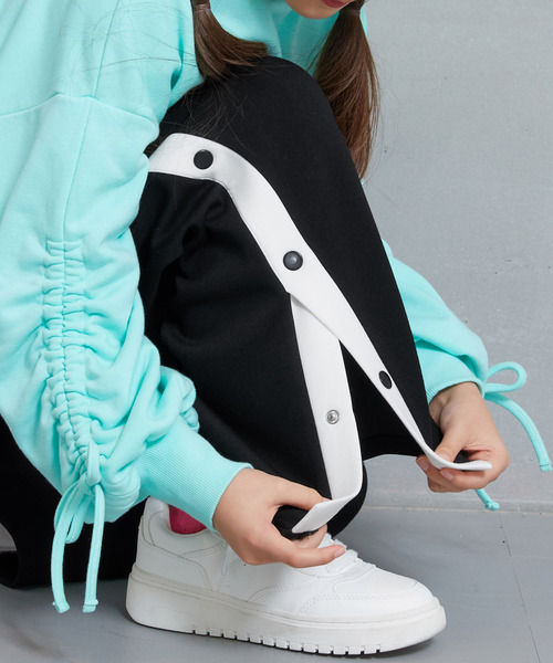 coca(coca)(コカ)の「【WEB限定セール】キッズ ソフトスウェットサイドボタンパンツ(スウェットパンツ・キッズ・ライトグリーン/ブラック・120/150/130/140)」の14枚目の写真