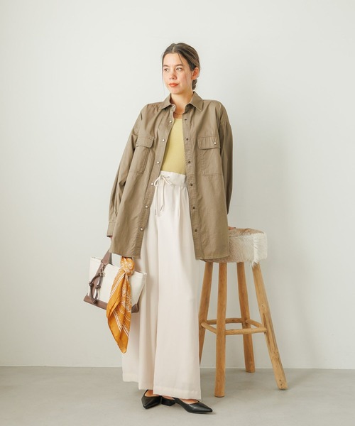 BAYFLOW（ベイフロー）の「[ショートとロングで選べる着丈]コットンボーイフレンドシャツ（シャツ/ブラウス・レディース・チャコール/カーキ/オフホワイト・SMALL/MEDIUM）」の8枚目の写真