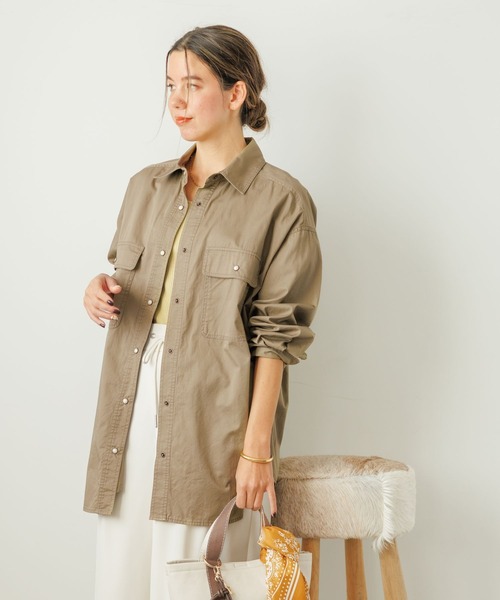 BAYFLOW（ベイフロー）の「[ショートとロングで選べる着丈]コットンボーイフレンドシャツ（シャツ/ブラウス・レディース・チャコール/カーキ/オフホワイト・SMALL/MEDIUM）」の10枚目の写真