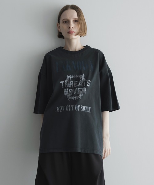 remer(リメール)の「loose vintage make pigment over Tee / ルーズヴィンテージメイクピグメントオーバーTシャツ(Tシャツ/カットソー・メンズ・ブラック系その他4/グレー系その他2/グレー系その他3/グレー系その他4/ブラック系その他2/グレー系その他/ブラック系その他/ブラック系その他3・X-SMALL/SMALL/MEDIUM/LARGE)」の10枚目の写真