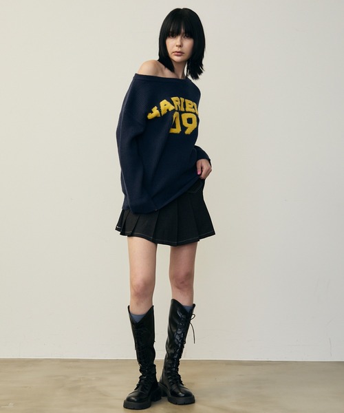 uyu.(ウユ)の「オフショルダーロゴニットプルオーバー【uyu./ウユ】(ニット/セーター・レディース・ネイビー/グレー・FREE)」の18枚目の写真