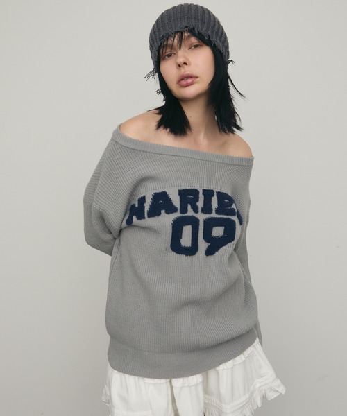 uyu.(ウユ)の「オフショルダーロゴニットプルオーバー【uyu./ウユ】(ニット/セーター・レディース・ネイビー/グレー・FREE)」の3枚目の写真