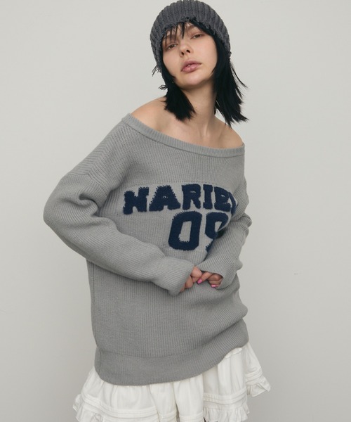uyu.(ウユ)の「オフショルダーロゴニットプルオーバー【uyu./ウユ】(ニット/セーター・レディース・ネイビー/グレー・FREE)」の6枚目の写真