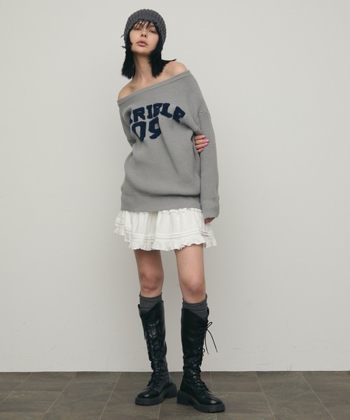 uyu.(ウユ)の「オフショルダーロゴニットプルオーバー【uyu./ウユ】(ニット/セーター・レディース・ネイビー/グレー・FREE)」の7枚目の写真