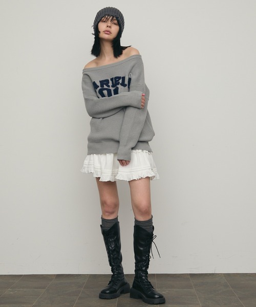 uyu.(ウユ)の「オフショルダーロゴニットプルオーバー【uyu./ウユ】(ニット/セーター・レディース・ネイビー/グレー・FREE)」の8枚目の写真