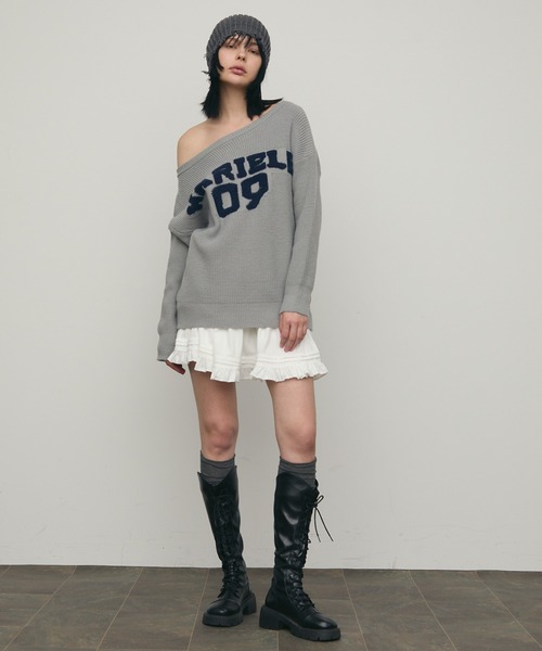 uyu.(ウユ)の「オフショルダーロゴニットプルオーバー【uyu./ウユ】(ニット/セーター・レディース・ネイビー/グレー・FREE)」の11枚目の写真